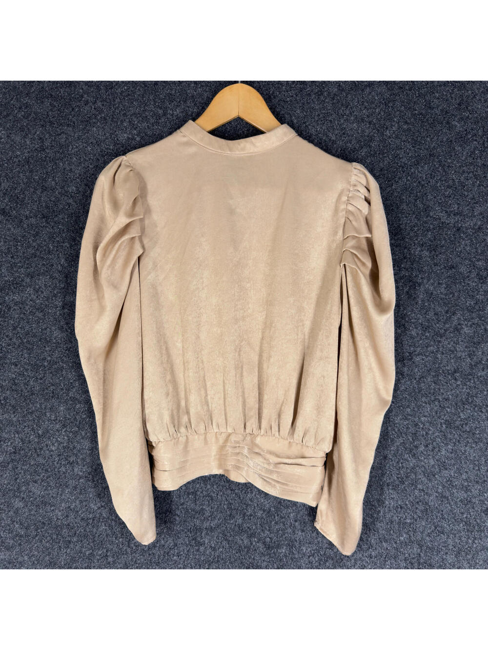 A. Calin Blouse Women S Small Beige Crew Neck Long Sleeve Hook & Eye Casual
